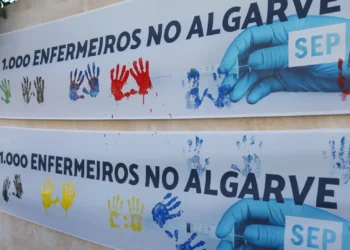 Médicos, enfermeiros e profissionais da saúde no Algarve em greve