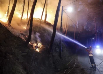 Em Chaves fogo tem três frentes, uma arde com intensidade