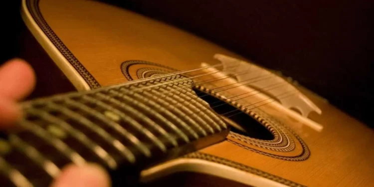 Bruno Mega faz defesa do fado tradicional com disco ‘A Vida Paga’