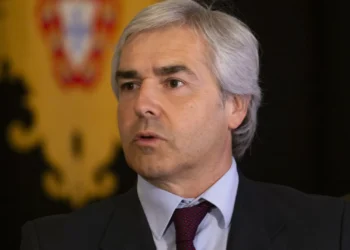 “Faltou à verdade” sobre Canadair? Melo defende-se: “Compra quem paga”