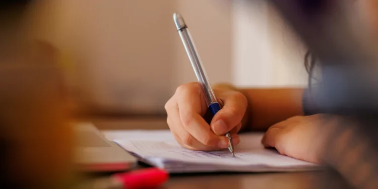 Professores exigem discussão sobre reforma do Ministério da Educação