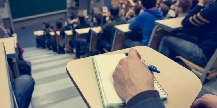 Fundação para a Ciência e Tecnologia atribuiu 1.550 bolsas de doutoramento