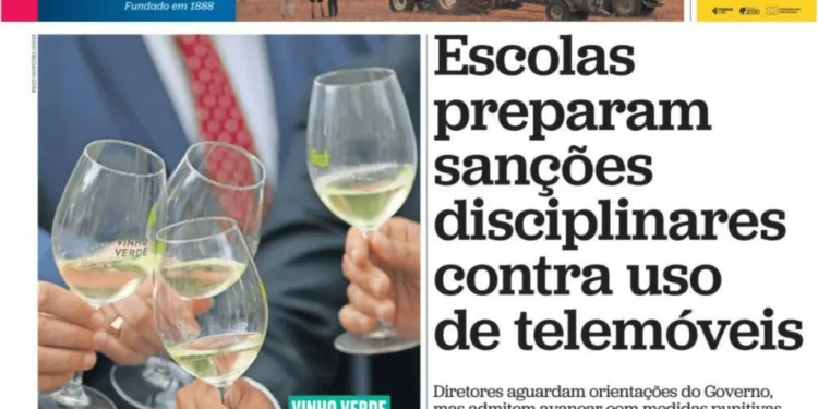 Hoje é notícia: Telemóveis? Escolas com sanções; Salário sobe 19% nas FA