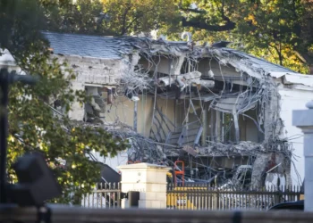 Querida mudei a Casa Branca: Trump anuncia início da construção de salão de festas