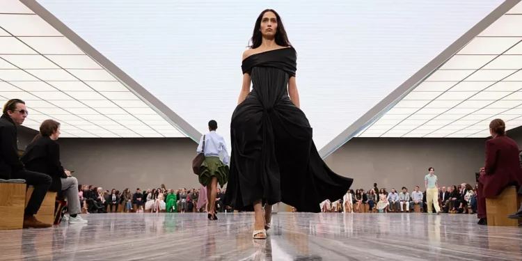 Como usar? As 7 tendências de moda que continuarão reinando em 2026