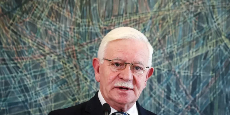 Fesap pede ao Governo para ir “mais além” para chegar a “bom porto” com Administração Pública