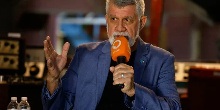 Wagner Gomes, do programa Ginástica no ar, da Rádio MEC, é homenageado