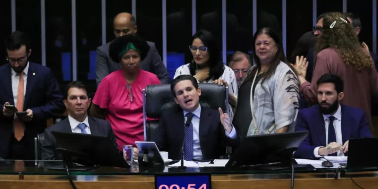 Câmara aprova regras para julgamentos do STF e envia texto ao Senado