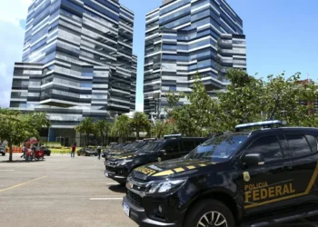 PF quer investigar entrada de ex-assessor de Bolsonaro nos EUA