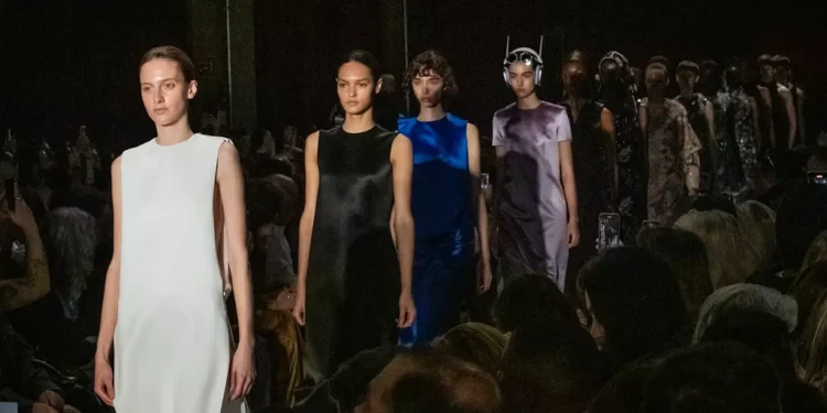 Minimalismo? A moda livre, viva e essencial de Alexandre Herchcovitch