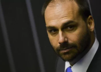 PGR diz que deputados não podem pedir prisão de Eduardo Bolsonaro