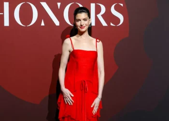 Anne Hathaway fez a moda se curvar de novo ao vermelho Valentino. E agora?
