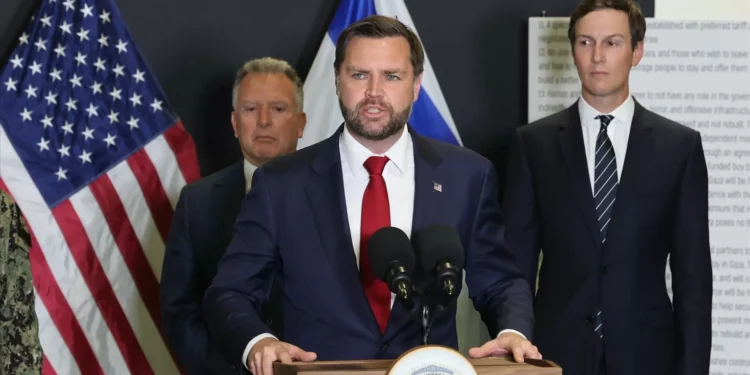 Vance garante salários para militares, trabalhadores das Lajes em espera