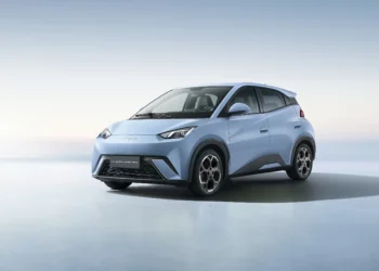 Test drive é fator decisivo na compra de um carro eletrificado, diz estudo