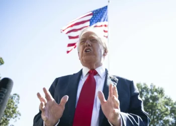 Israel e Hamas aceitam primeira fase de plano de paz de Trump