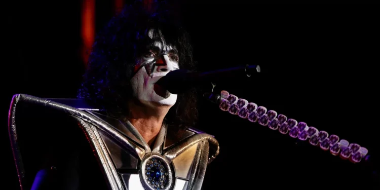 Morreu Ace Frehley, guitarrista dos Kiss e “soldado do rock”