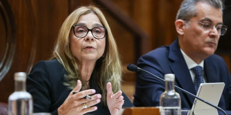 Governo justifica tempos de espera para consulta com aumento de pedidos