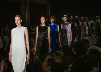 Minimalismo? A moda livre, viva e essencial de Alexandre Herchcovitch