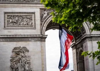 Três pessoas detidas em Paris sob suspeita de espionagem para a Rússia