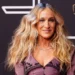 A moda pega? Sarah Jessica Parker abre nova tendência. Mas cuidado…