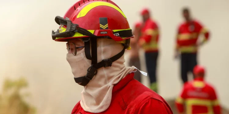 Sindicato Nacional de Bombeiros vai apresentar queixa alegando que comando não cumpre acordo sobre serviços mínimos