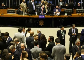 Câmara aprova projeto que dificulta abortos legais em crianças