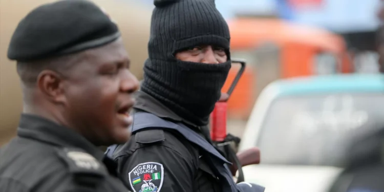 Mais de 200 crianças raptadas em ataque a escola católica na Nigéria