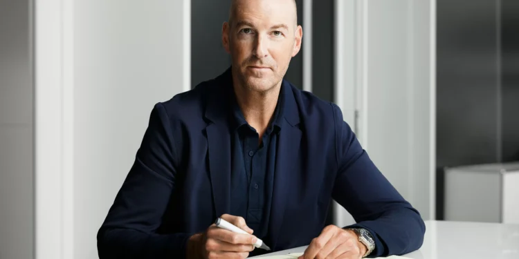 “Ninguém precisa de um relógio mecânico. É uma compra emocional”, diz designer de alta relojoaria