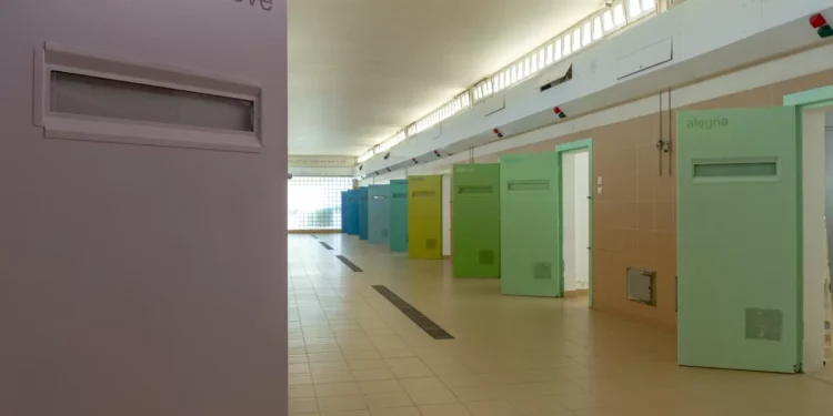 “Saudade” e nova decoração nas celas das mães encarceradas na Prisão de Tires