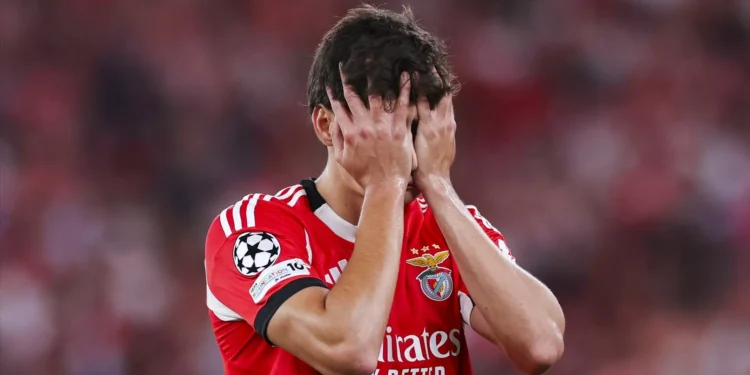 Duarte Gomes. Lance de António Silva “não é penálti”