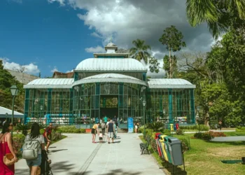 Flipetrópolis homenageia Antônio Torres, romancista do sertão
