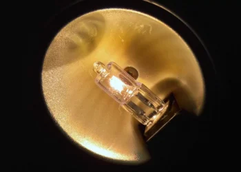 Novos cortes de luz em cinco municípios neste domingo