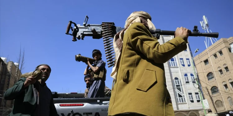 Líder dos Houthis reaparece para condenar ataques israelitas