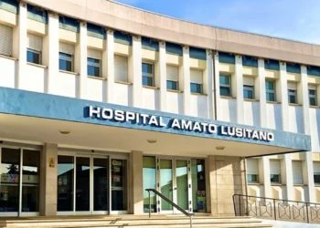 Pai e filho faturaram mais de 1,5 milhões de euros em cirurgias adicionais em Castelo Branco