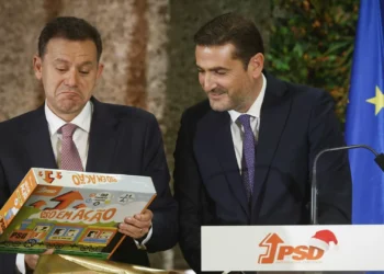 Montenegro avisa: “Não se deixem levar por quem pega no megafone e vai para a rua”