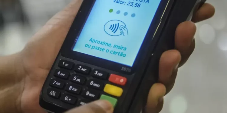 Pagamentos com cartões devem movimentar R$ 4,5 trilhões neste ano