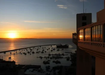 Programação natalina em Salvador tem desfiles e show de Roberto Carlos