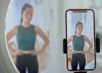 Espelho do atraso: os influencers que fazem sucesso pregando dietas radicais nas redes