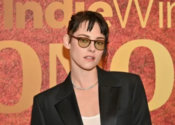 O que o novo jeito de usar cuecas de Kristen Stewart ensina sobre estilo?