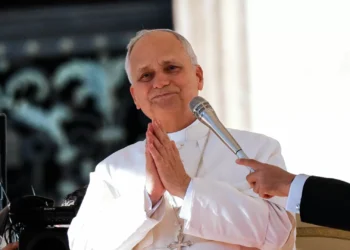 🔴 Acompanhe a primeira missa da noite de Natal do pontificado do Papa Leão XIV