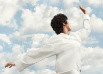 O que é a Cloud Dancer, que a Pantone definiu como a cor de 2026?