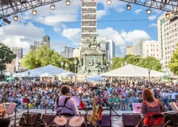 “Evidências” foi a música mais tocada nos palcos em 2025