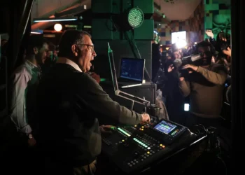 Em modo DJ, Seguro dá música e tira finos para “fazer coligação com os jovens”