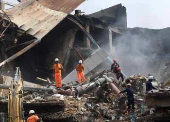 ​Incêndio em centro comercial faz pelo menos 21 mortos e dezenas de desaparecidos