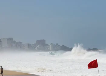 Rio tem novo alerta de ressaca neste fim de semana