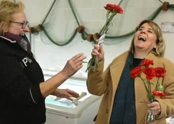 Catarina Martins diz candidatar-se contra quem cria fraturas e pela solidariedade