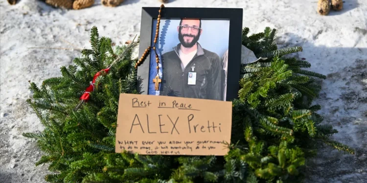 Centenas protestam em Minneapolis após morte de homem às mãos de agentes de imigração