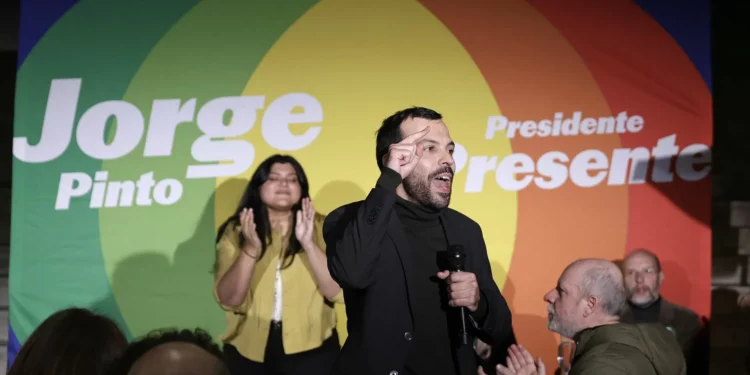 Jorge Pinto quer “passar para a ofensiva” para recuperar país “inclinado à direita”