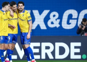 Estoril triunfa diante do V. Guimarães