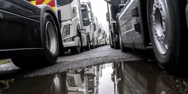 Homem de 47 anos morre em despiste de pesado em Alcobaça